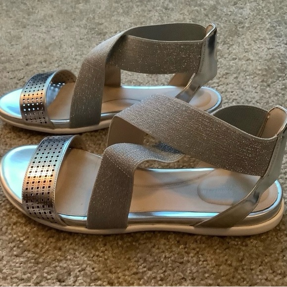 Women’s Cole Haan Grand Ambition Silver Slip-On Sandals Sz 10 - Picture 1 of 7
